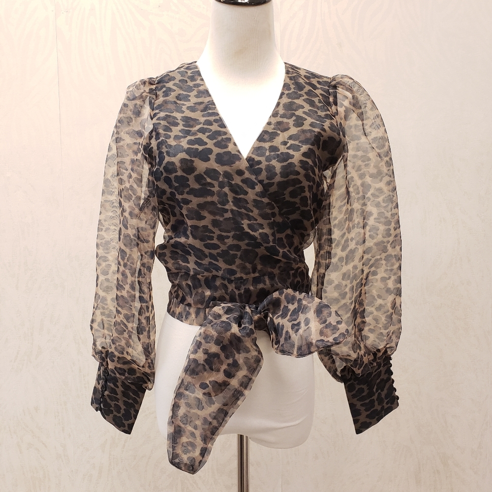 CHEETAH PRINT CROPPED WRAP TOP